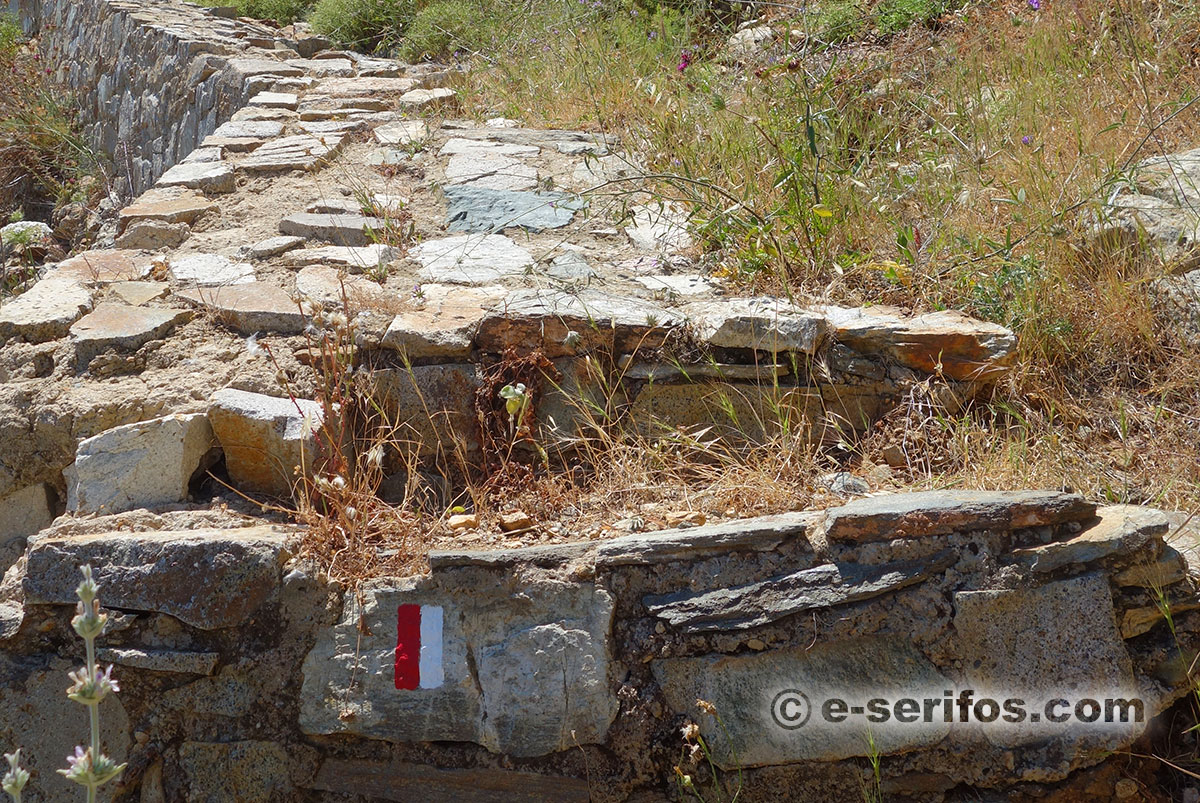 Signing of the trails in Serifos with red-white