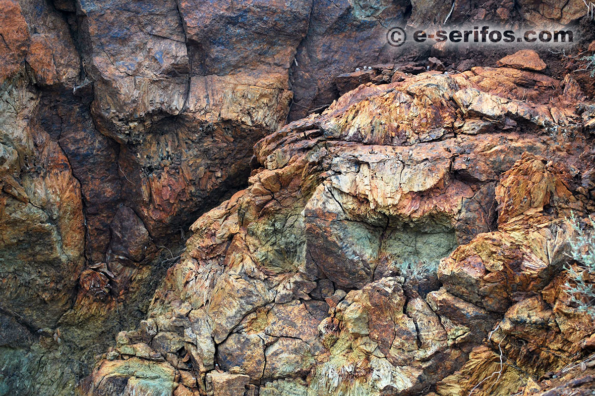 Rocks with a strong iron color at Koutalas