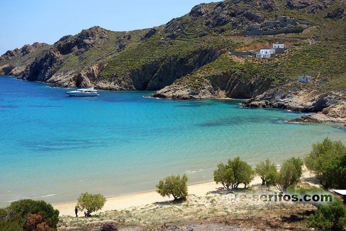 The beach Psili Ammos at the east side of Serifos